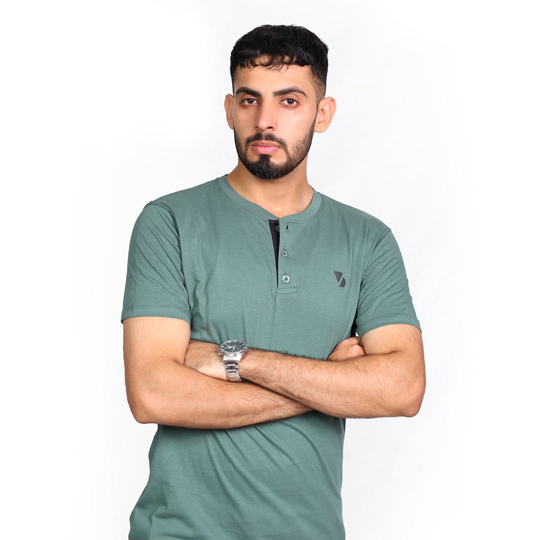 Bermuda Green Henley T-Shirt | VOGUE DESIRE